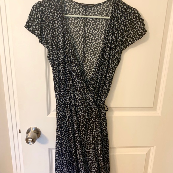 Brandy Melville Dresses & Skirts - Brandy Melville Daisy wrap dress